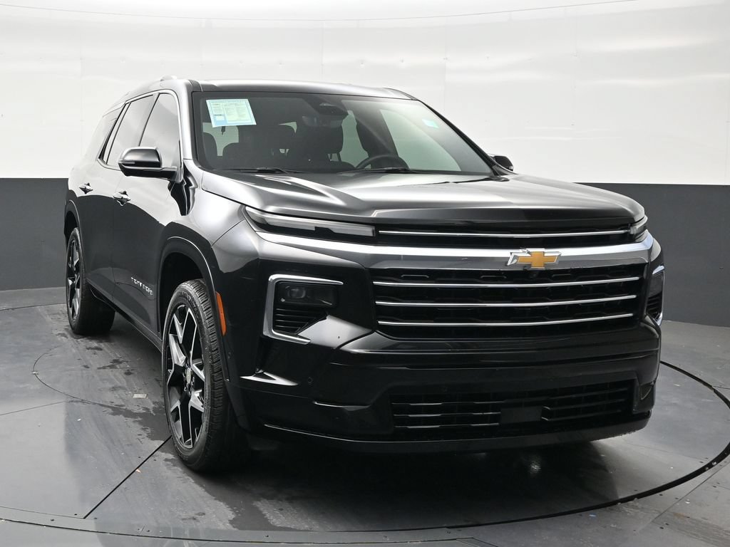 Used 2025 Chevrolet Traverse High Country FWD image 7