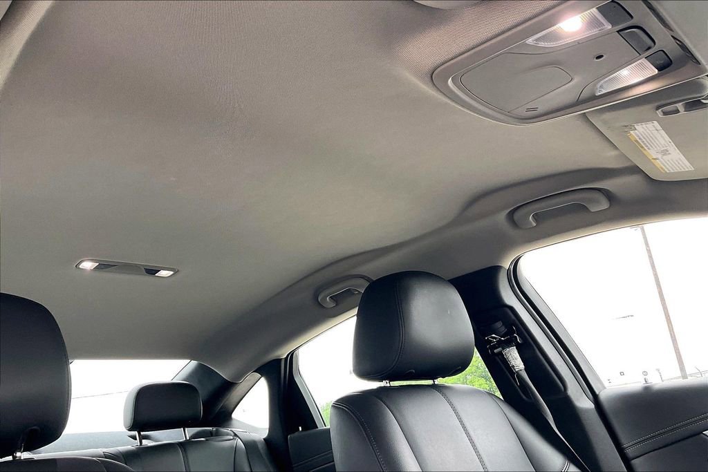 Used 2018 Chevrolet Impala LT FWD image 28