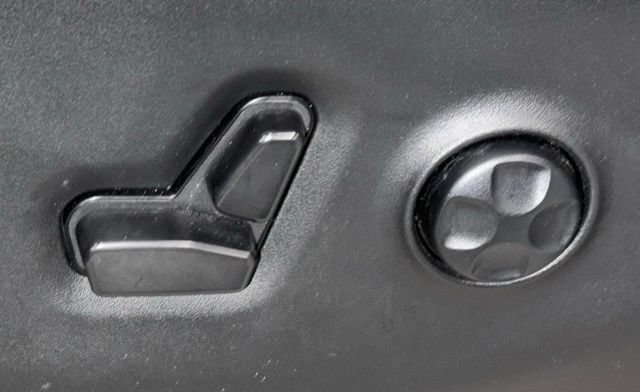 Used 2024 Chrysler Pacifica Touring-L FWD image 20