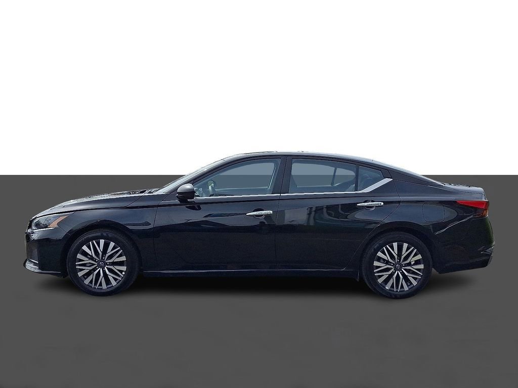 Used 2025 Nissan Altima 2.5 SV image 4