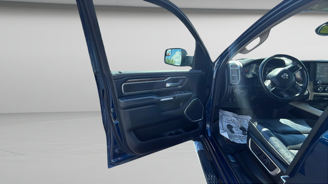 Used 2019 RAM 1500 Laramie AWD/4WD image 9
