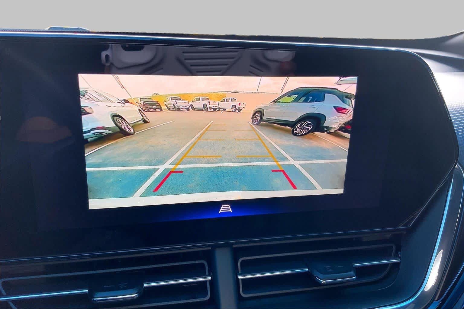 Certified 2026 Chevrolet Trax RS w/ Sunroof Package FWD image 27