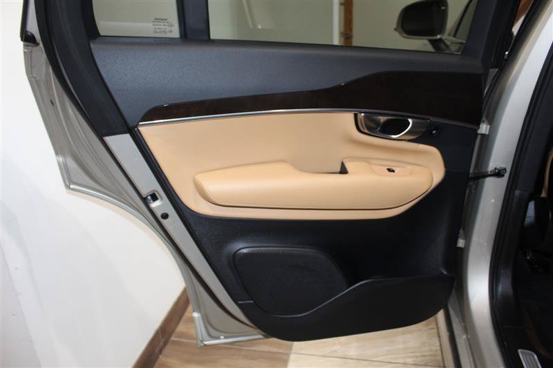 Used 2017 Volvo XC90 T5 Momentum AWD/4WD image 29