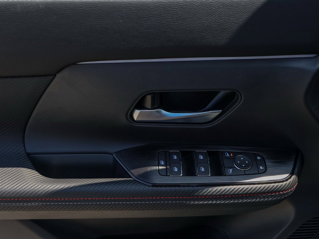 New 2026 Nissan Kicks SR FWD image 25