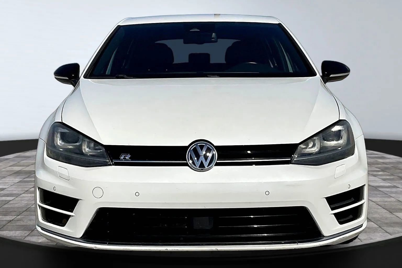 Used 2016 Volkswagen Golf R 4-Door w/ Driver Assistance Package AWD/4WD image 2