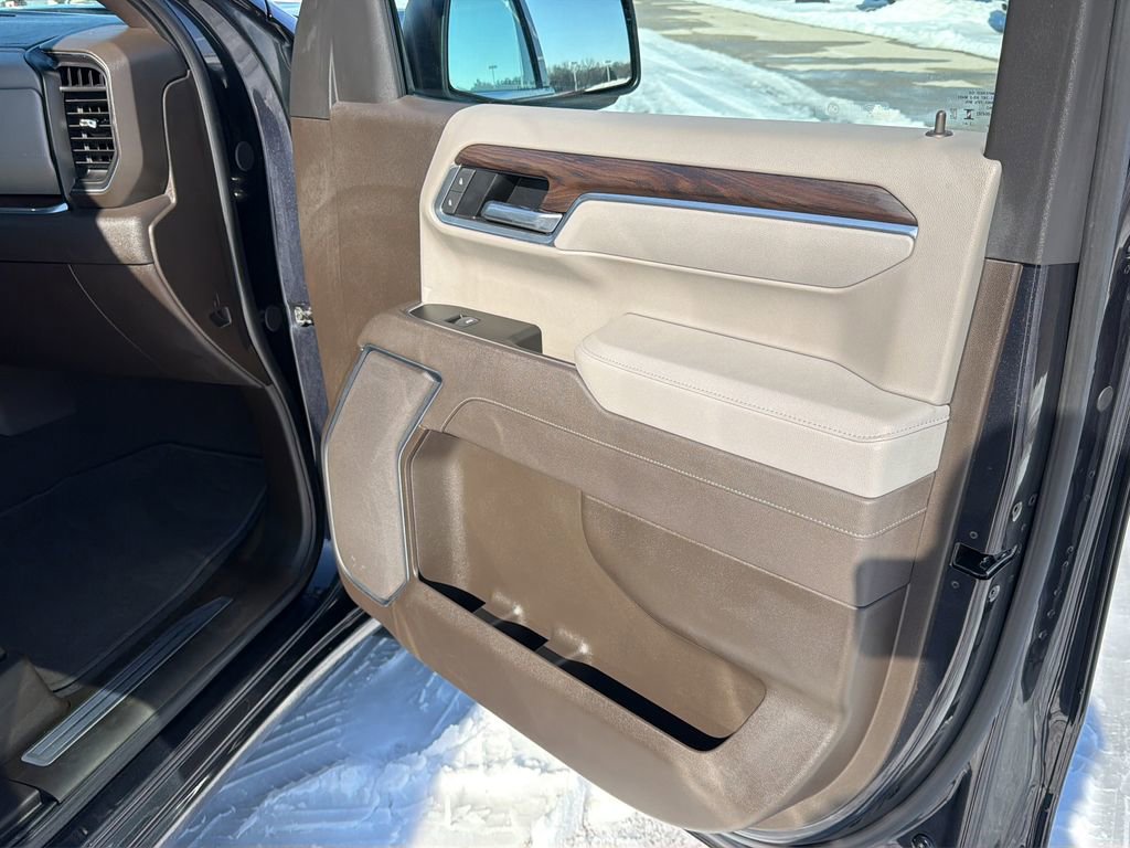 Used 2025 GMC Sierra 1500 SLT image 10