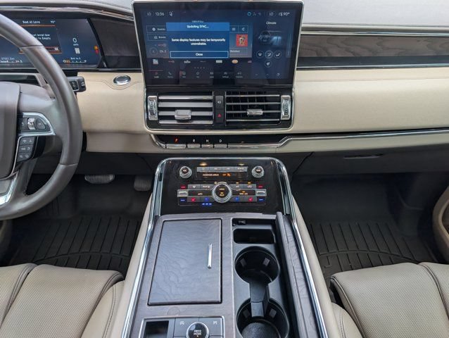 Used 2024 Lincoln Navigator L Reserve AWD/4WD image 7