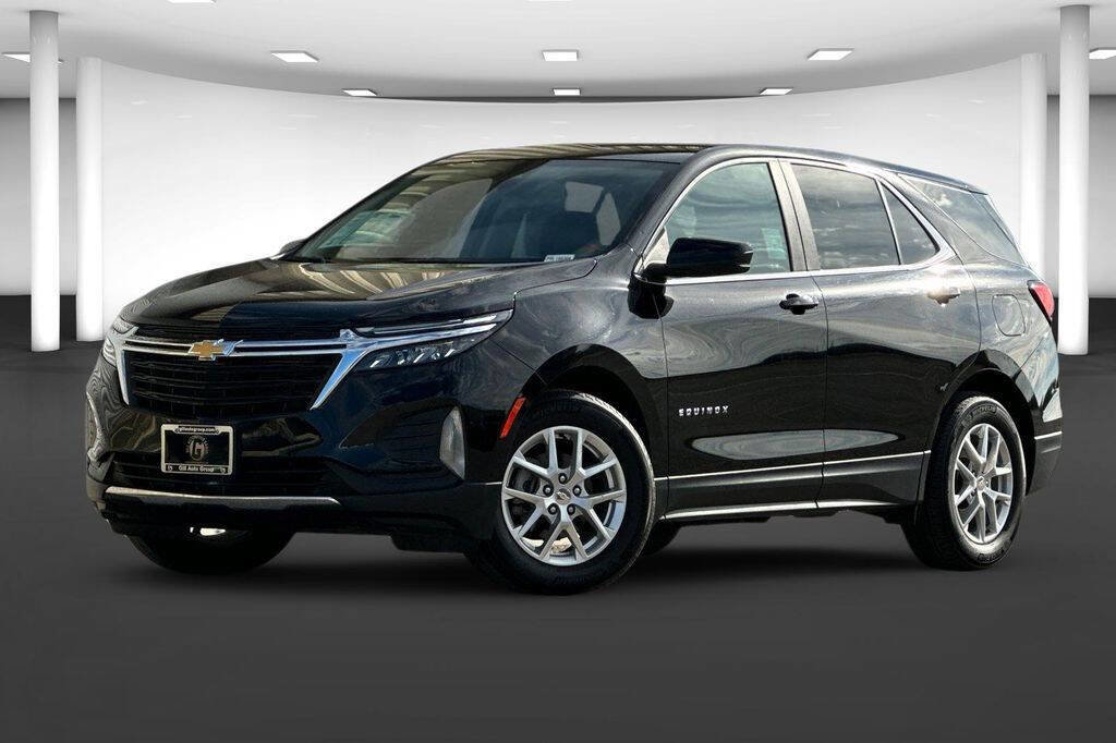 Used 2024 Chevrolet Equinox LT image 2