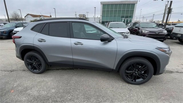New 2026 Chevrolet Trax ACTIV w/ Sunroof Package image 3