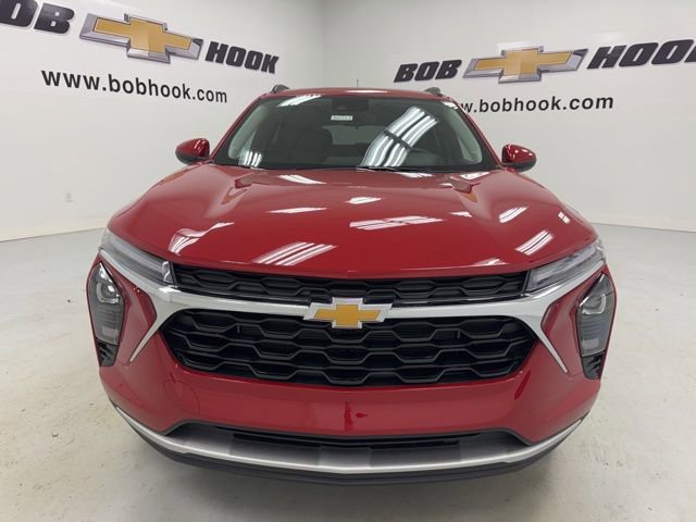 New 2026 Chevrolet Trax LT image 2