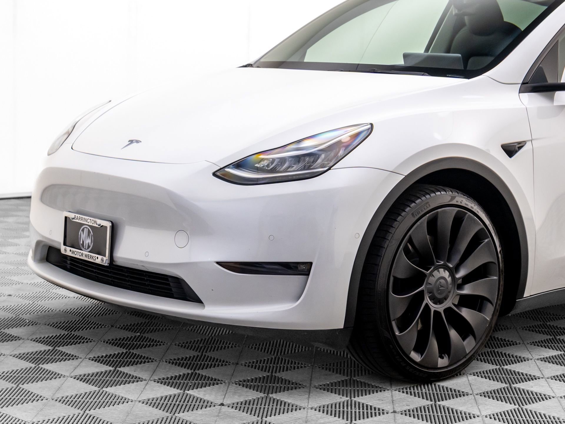Used 2022 Tesla Model Y Long Range image 32