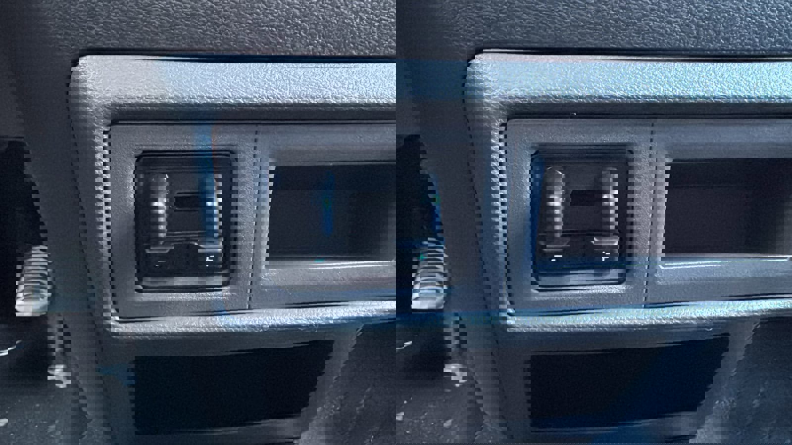 New 2026 Ford Transit 250 148 Medium Roof image 21