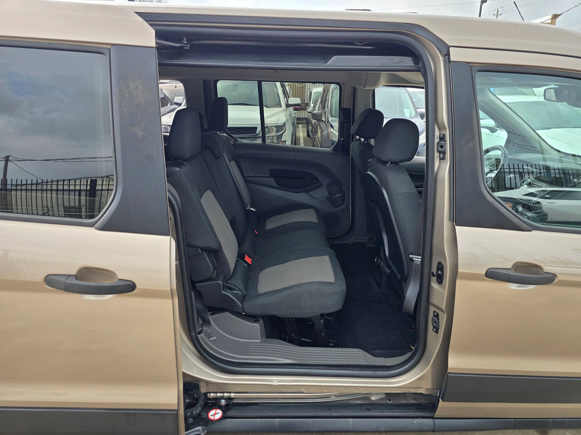 Used 2021 Ford Transit Connect XL image 26