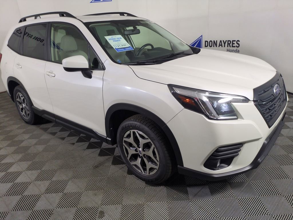 Used 2022 Subaru Forester Premium AWD/4WD image 10