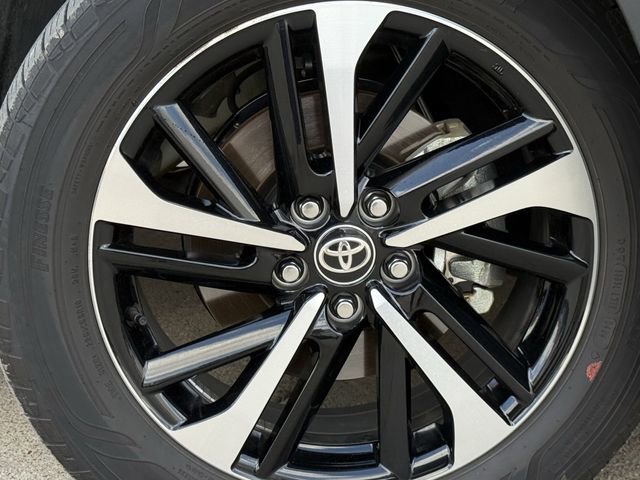 Used 2024 Toyota Corolla Cross AWD Hybrid image 10