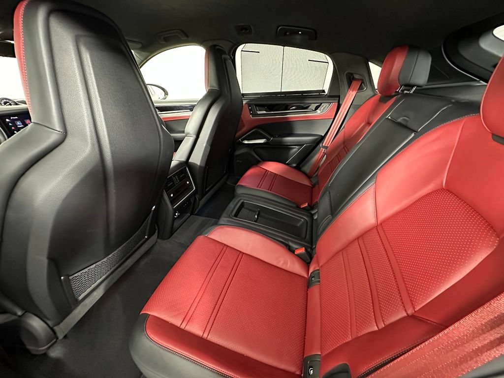 Certified 2024 Porsche Cayenne Turbo GT AWD/4WD image 42