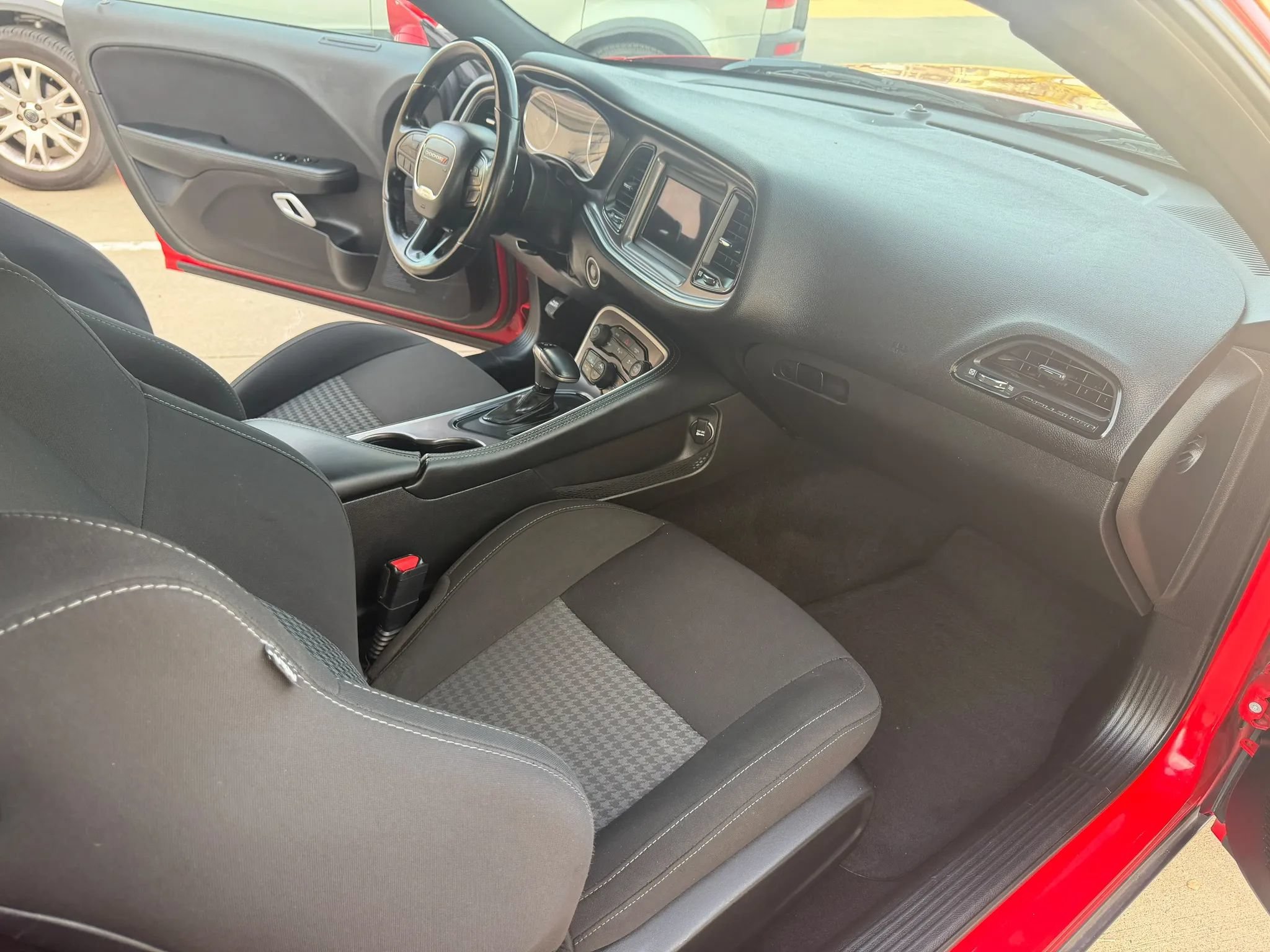Used 2022 Dodge Challenger GT RWD image 19