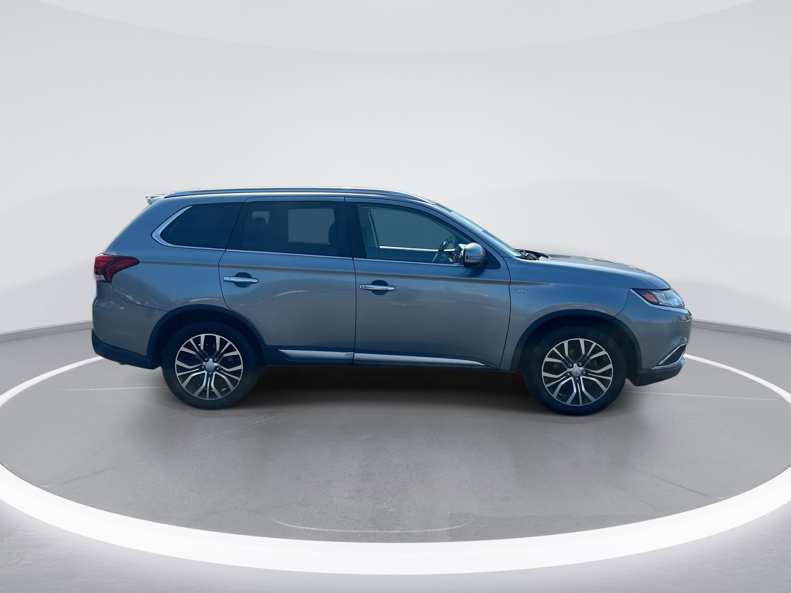 Used 2016 Mitsubishi Outlander GT AWD/4WD image 10