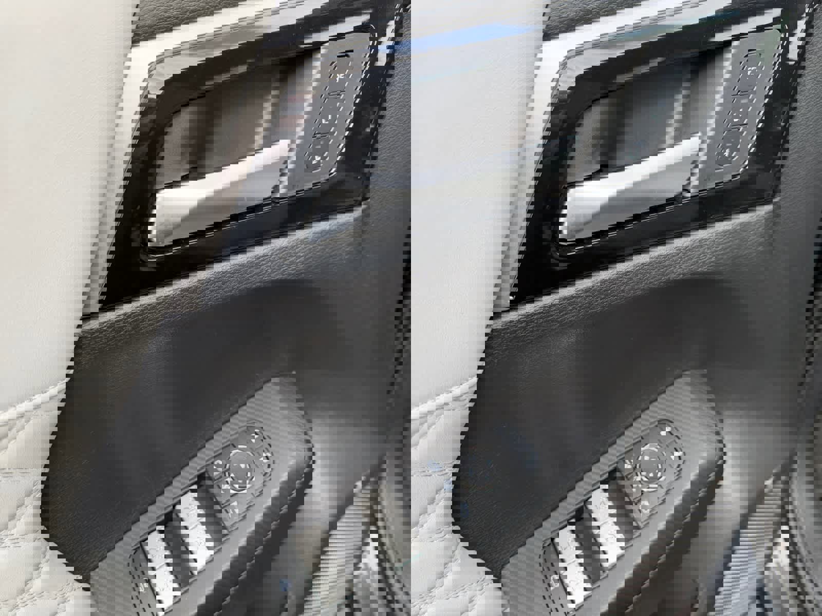 Used 2024 Mitsubishi Outlander SEL image 11