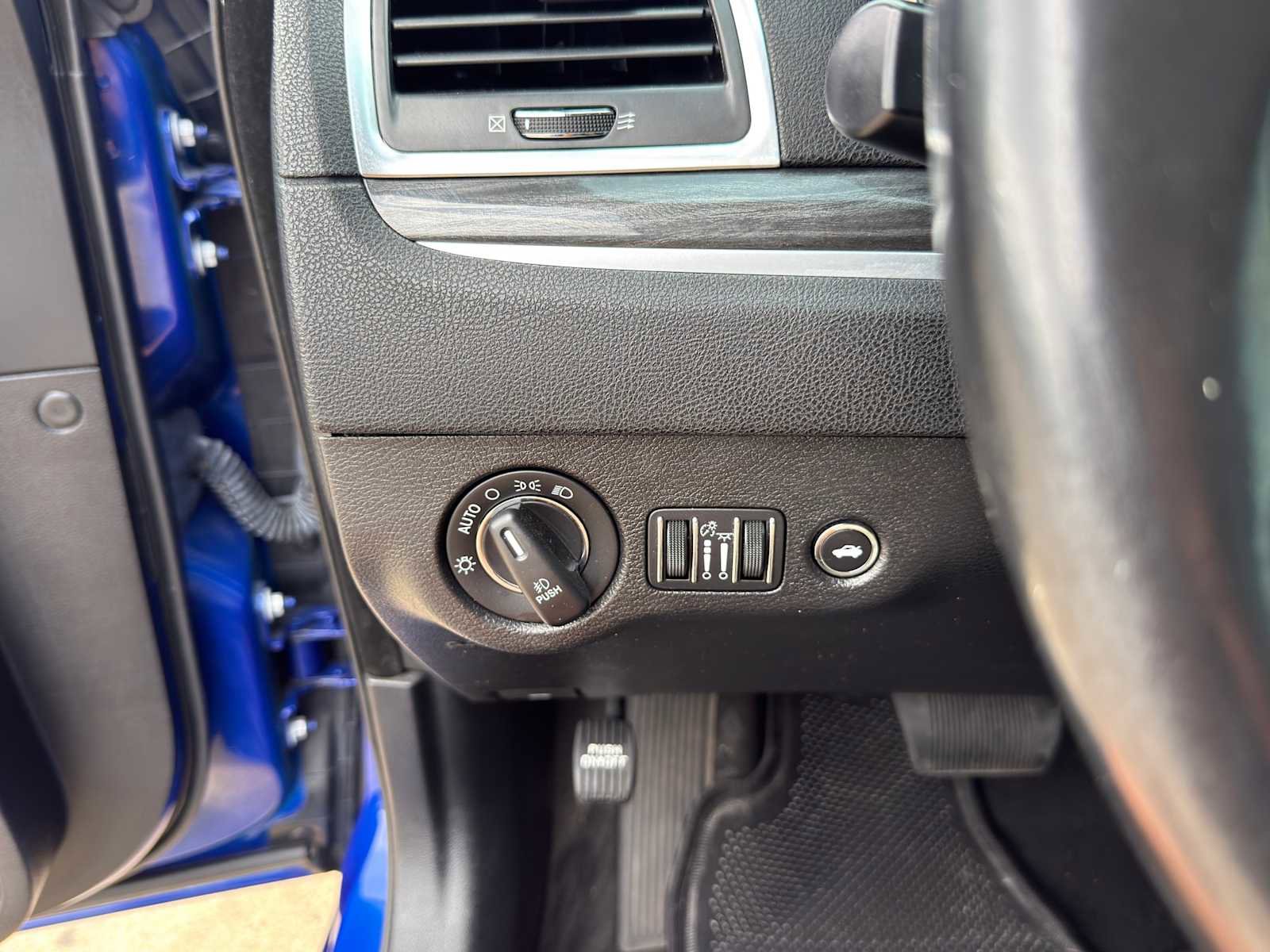 Used 2020 Chrysler 300 Touring L w/ Quick Order Package 2EF RWD image 19