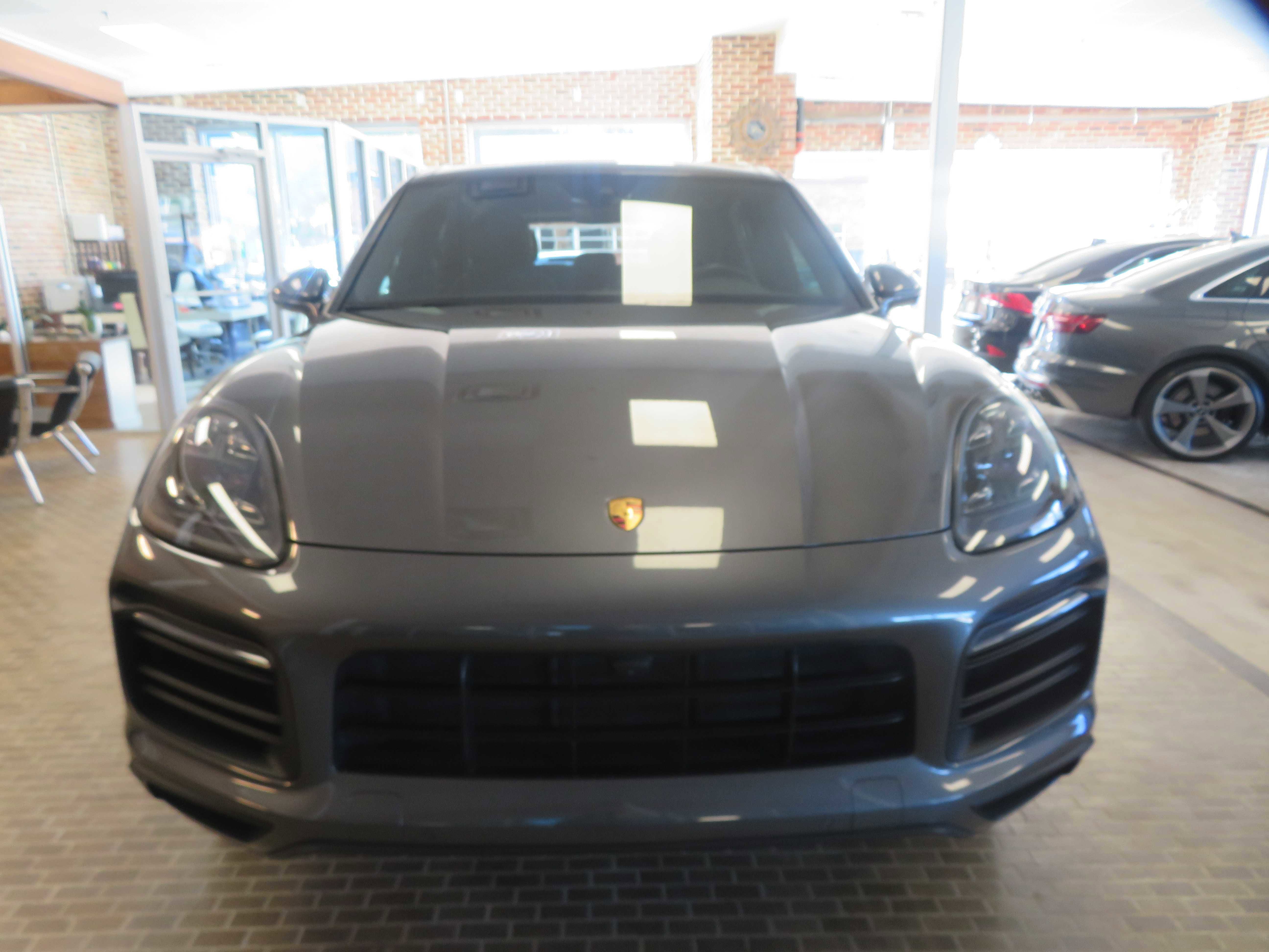 Used 2020 Porsche Cayenne S image 2