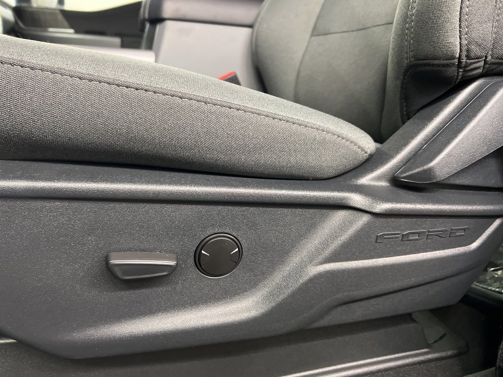 New 2026 Ford F250 XLT w/ XLT Premium Package image 29