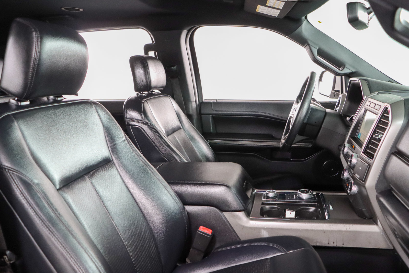 Used 2019 Ford Expedition XLT w/ Equipment Group 201A AWD/4WD image 28