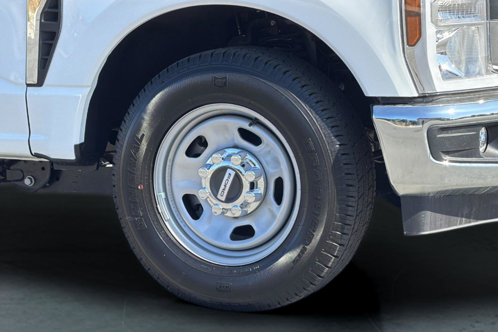 New 2026 Ford F350 XL w/ XL Chrome Package RWD image 27