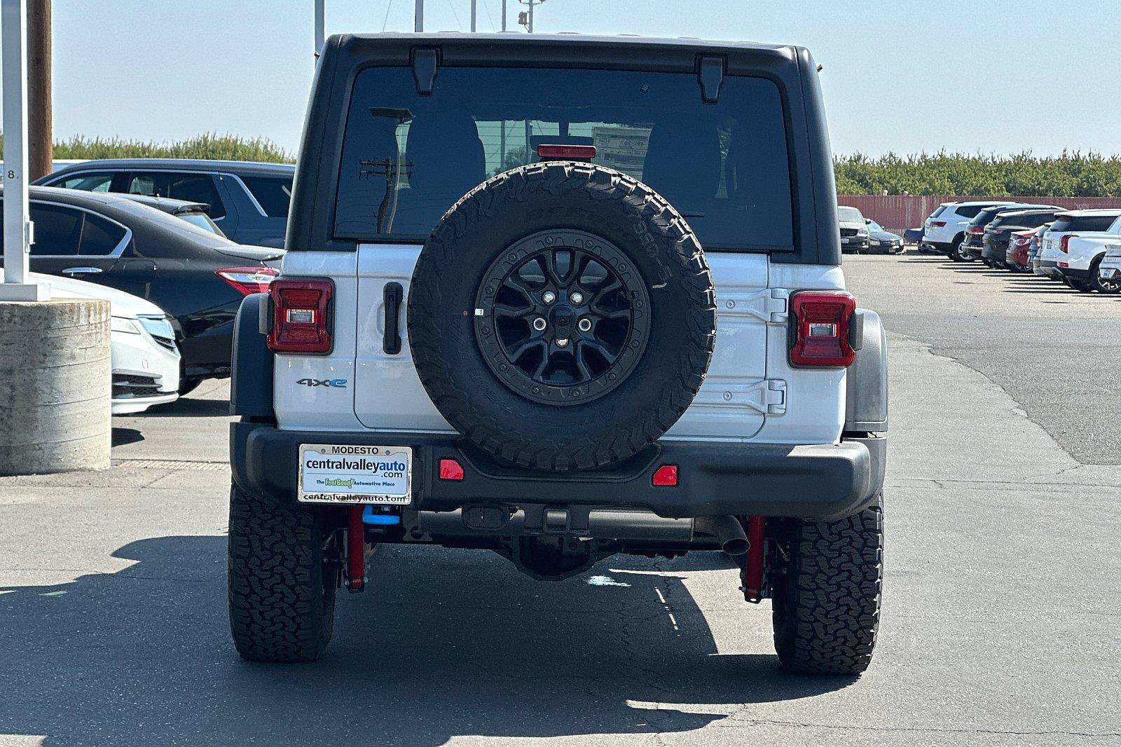 New 2023 Jeep Wrangler Unlimited Rubicon 4xe AWD/4WD image 4