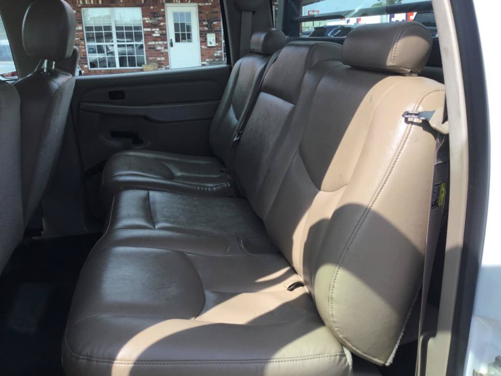 Used 2005 Chevrolet Silverado 3500 2WD Crew Cab image 38
