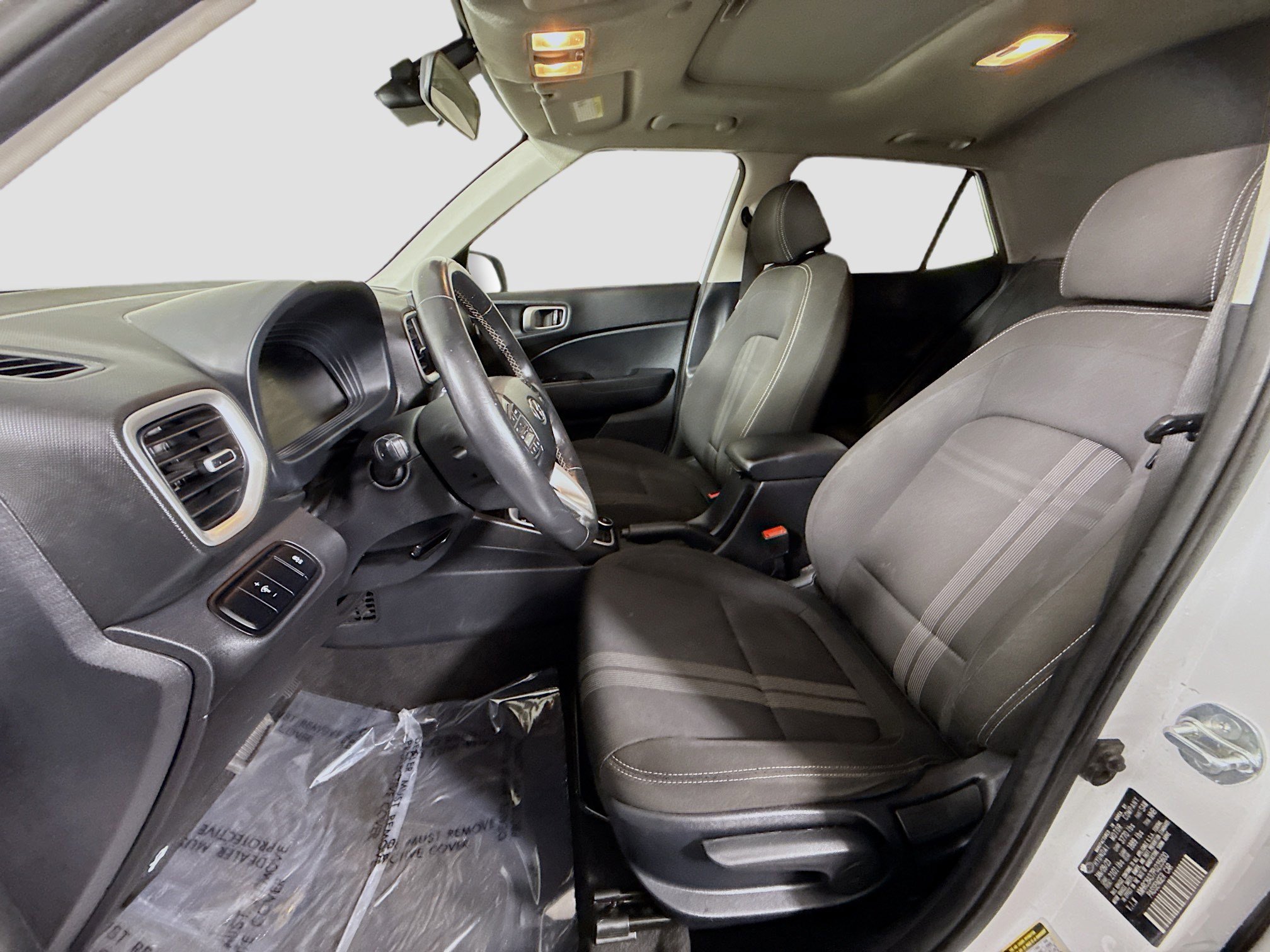 Used 2023 Hyundai Venue SEL w/ Cargo Package image 21