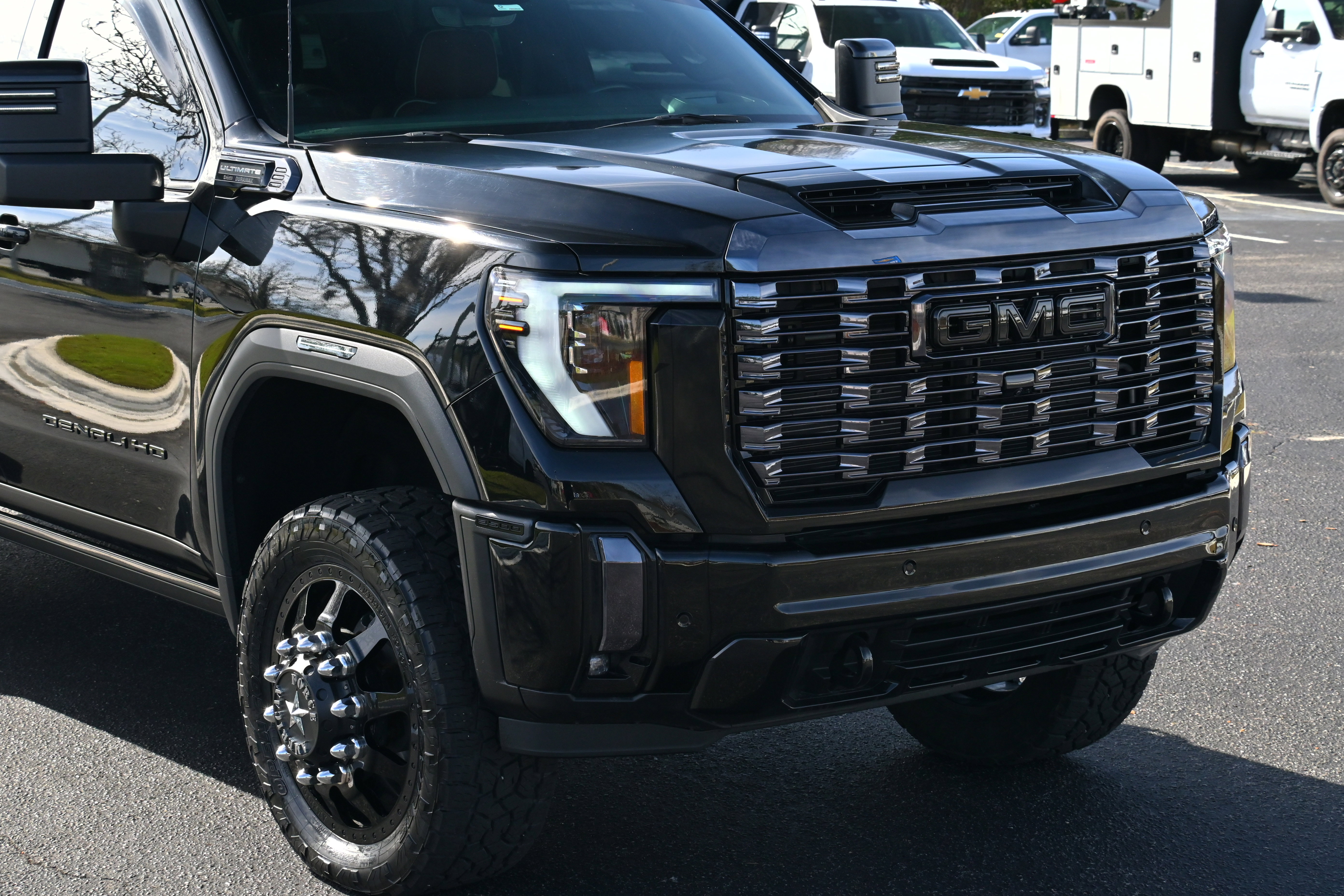 Used 2024 GMC Sierra 3500 Denali Ultimate image 33