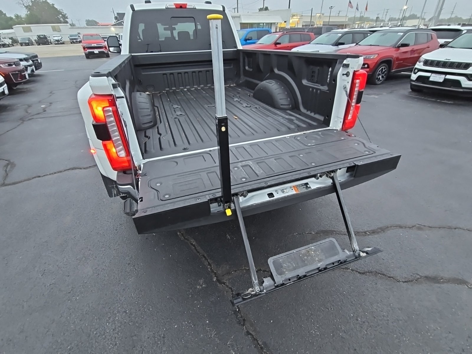 Used 2025 Ford F450 Lariat w/ Lariat Ultimate Package AWD/4WD image 70