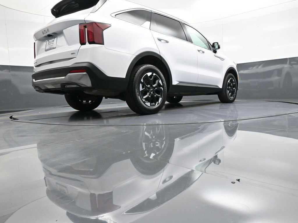 Certified 2024 Kia Sorento S image 30