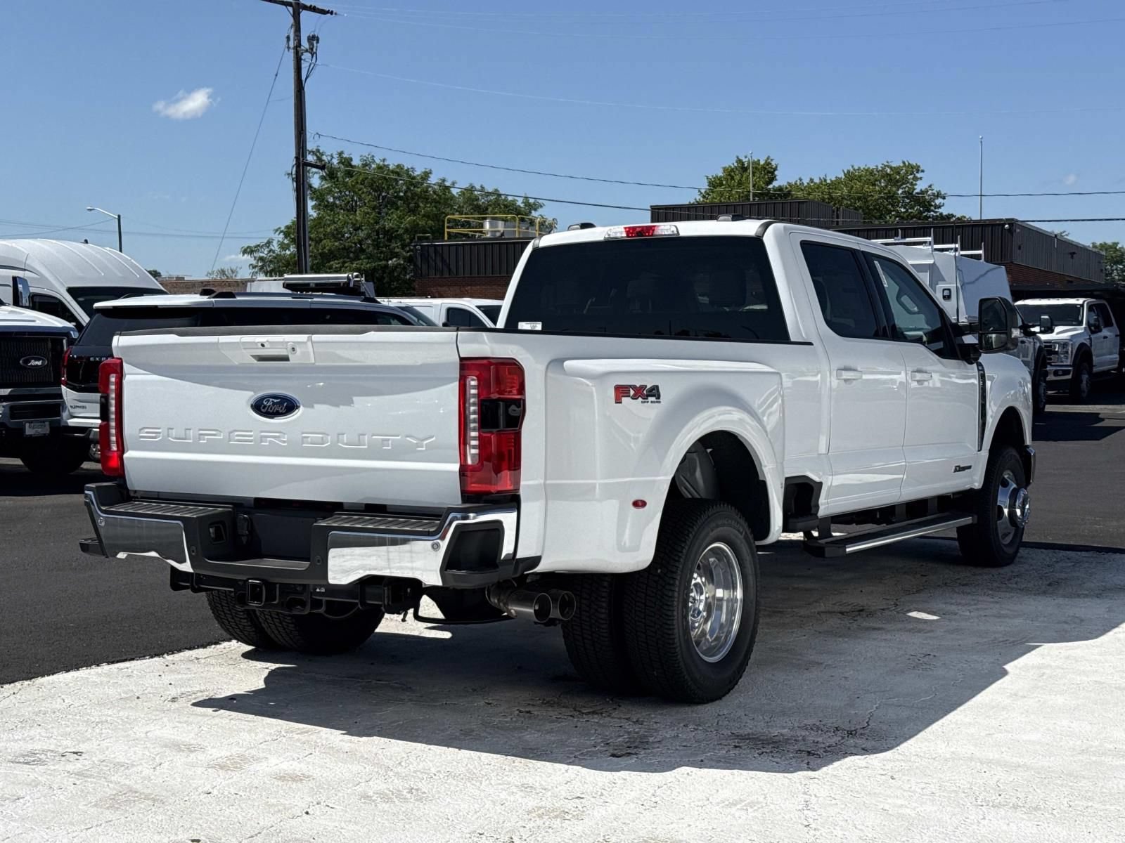New 2026 Ford F350 XLT w/ XLT Premium Package AWD/4WD image 3