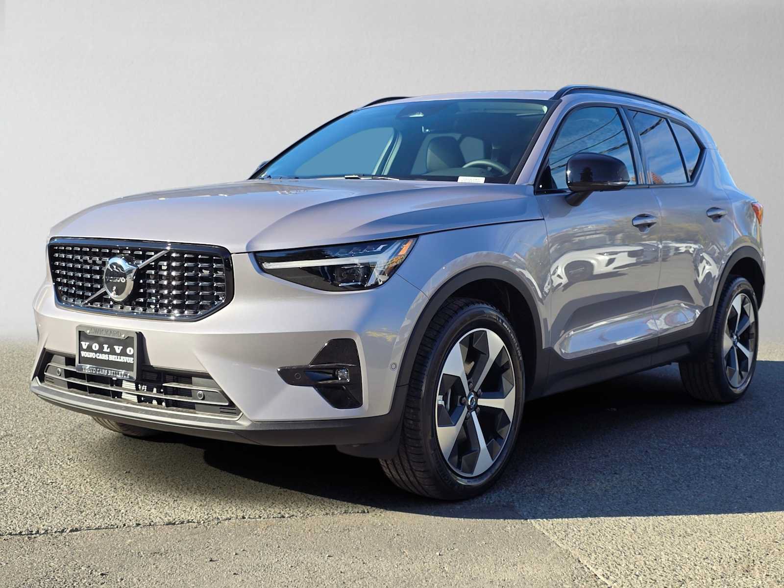 New 2026 Volvo XC40 B5 Plus w/ Protection Package Premier AWD/4WD image 15