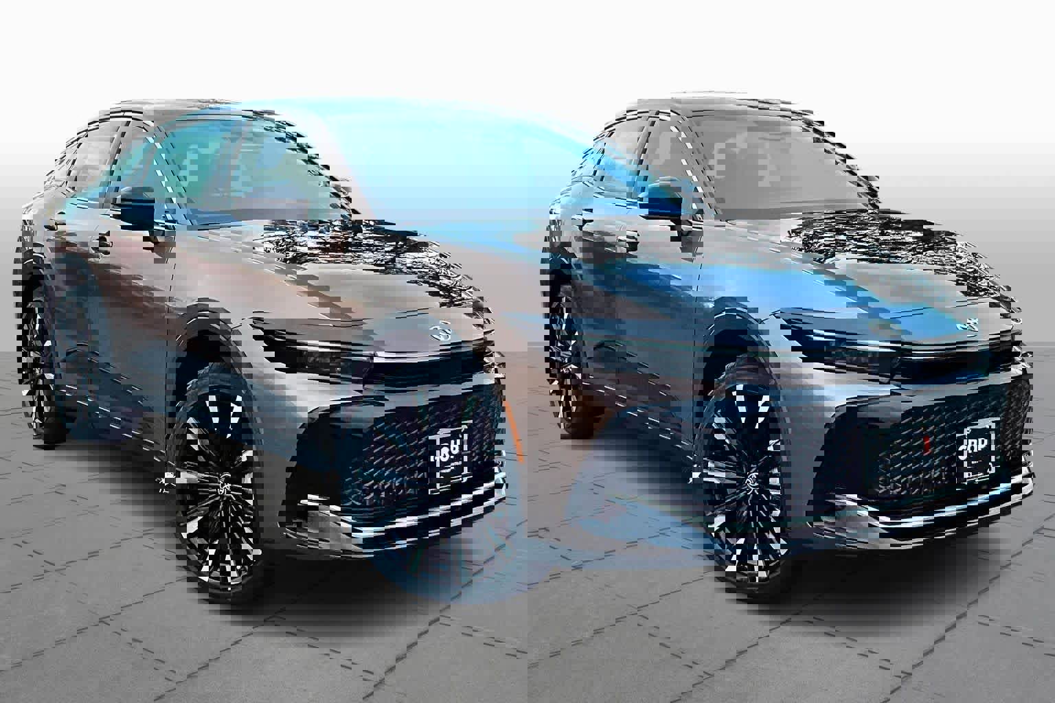 New 2026 Toyota Crown Platinum image 2