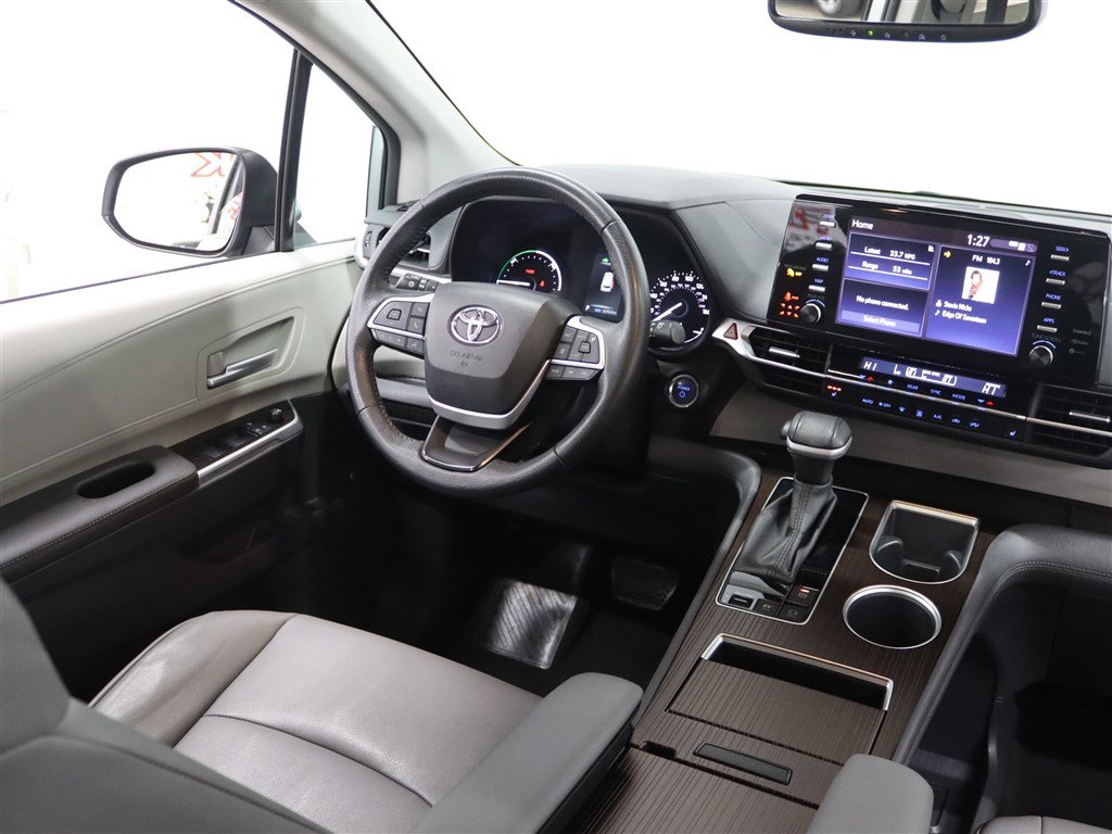 Used 2023 Toyota Sienna XLE image 19