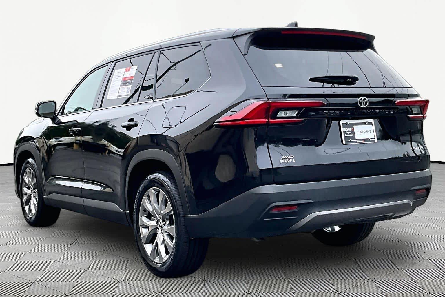 Certified 2025 Toyota Grand Highlander AWD image 12
