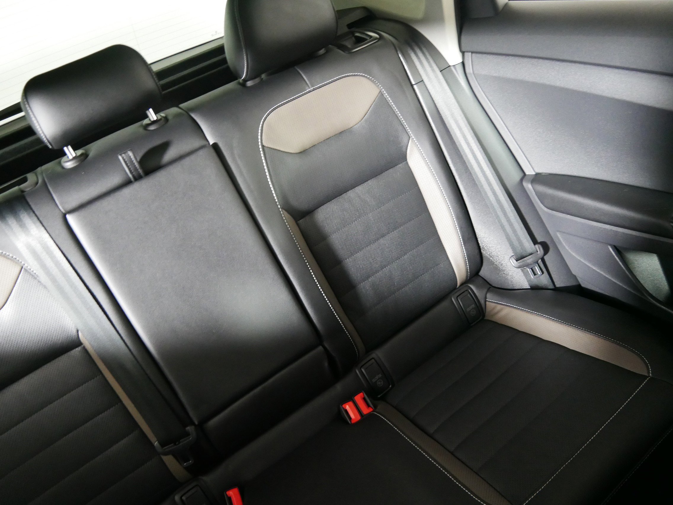 Certified 2022 Volkswagen Taos SEL w/ Panoramic Sunroof Package image 14