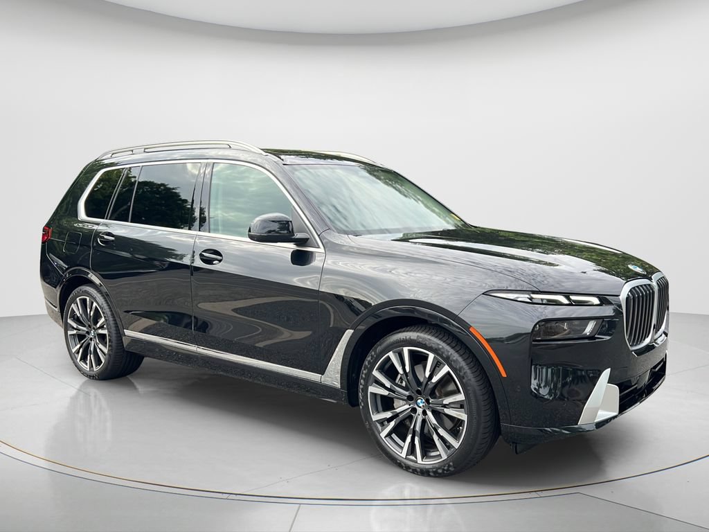 Certified 2025 BMW X7 xDrive40i w/ Premium Package AWD/4WD image 2