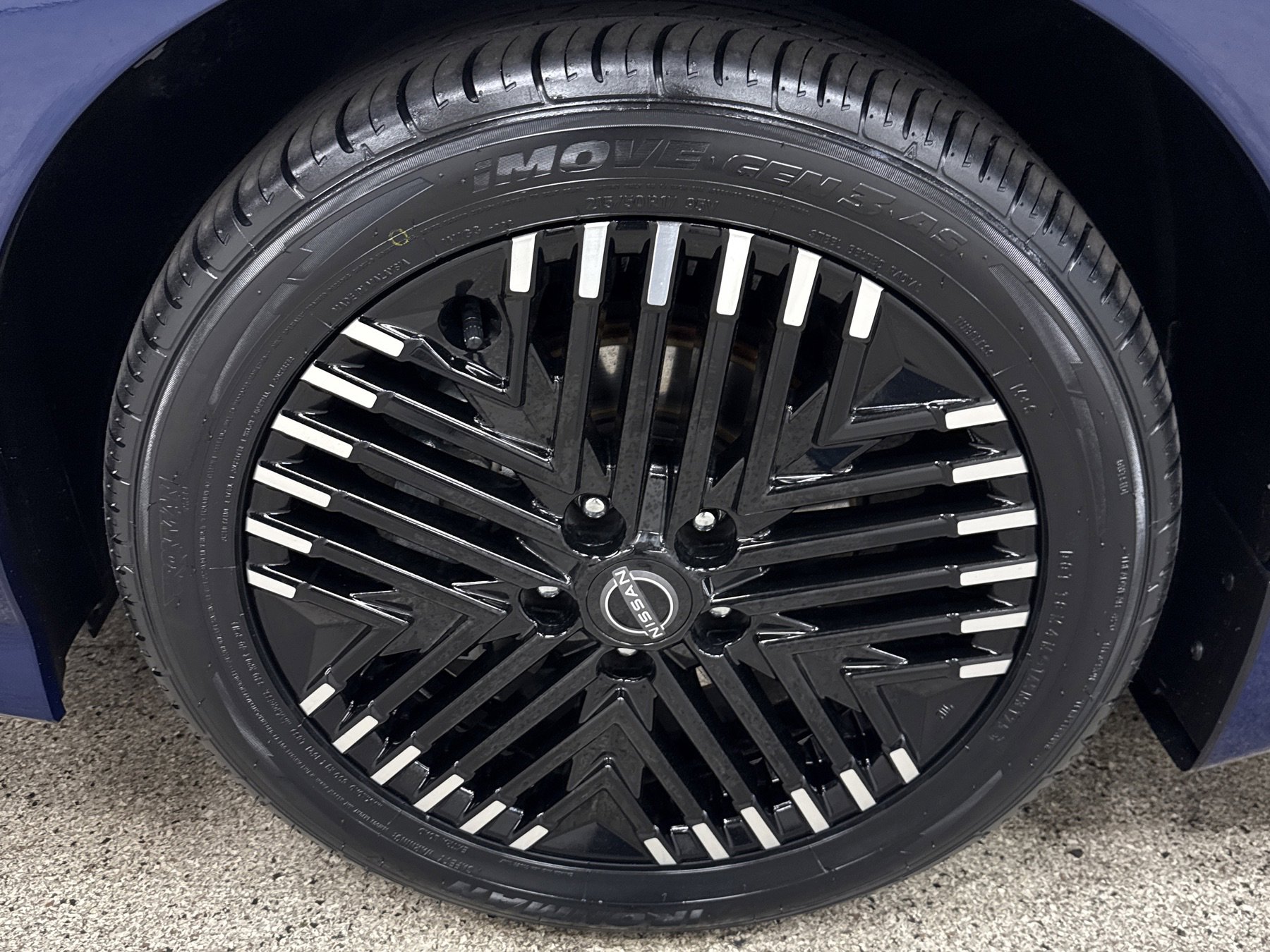 Used 2024 Nissan Leaf SV Plus image 2