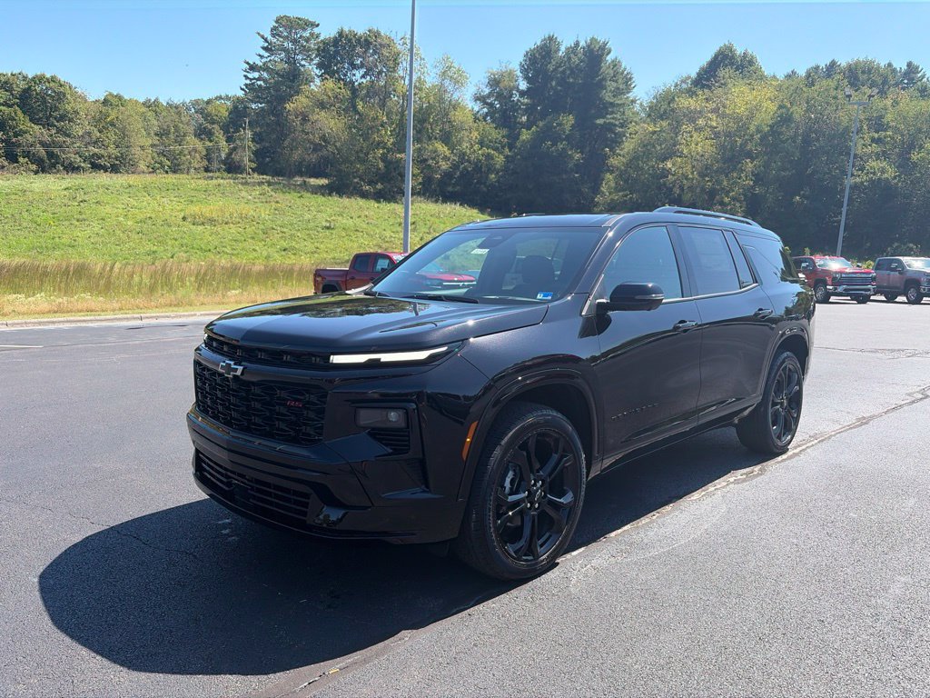 New 2027 Chevrolet Traverse RS w/ LPO, Floor Liner Package AWD/4WD image 4