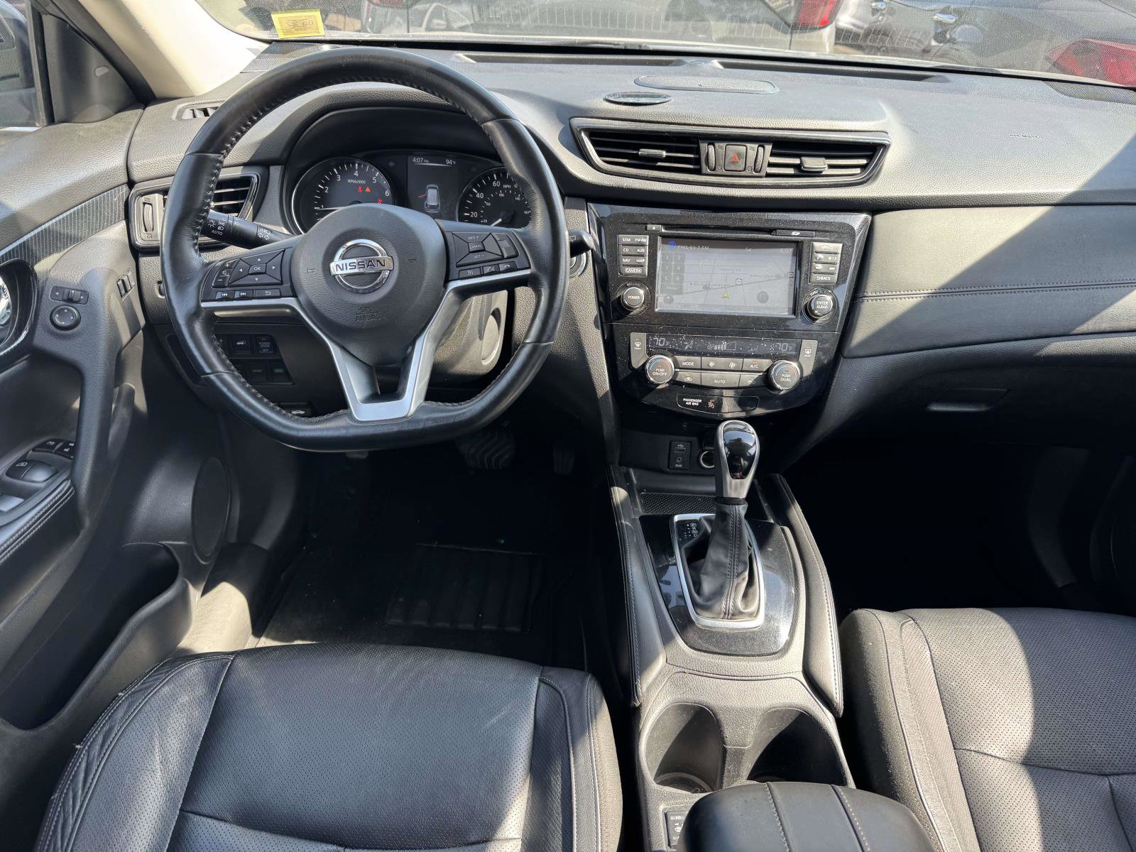 Used 2017 Nissan Rogue SL AWD/4WD image 10