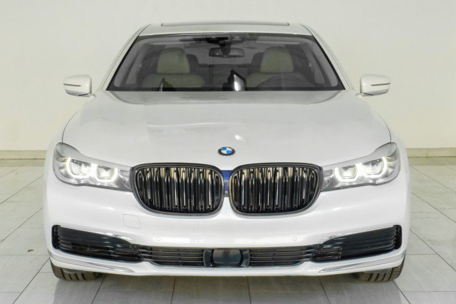 Used 2019 BMW 740i w/ Executive Package RWD image 3