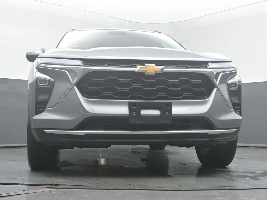 Used 2025 Chevrolet Trax LT w/ LT Convenience Package FWD image 46