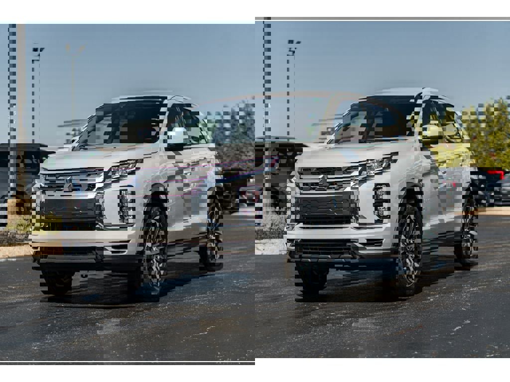 Used 2023 Mitsubishi Outlander Sport ES image 2