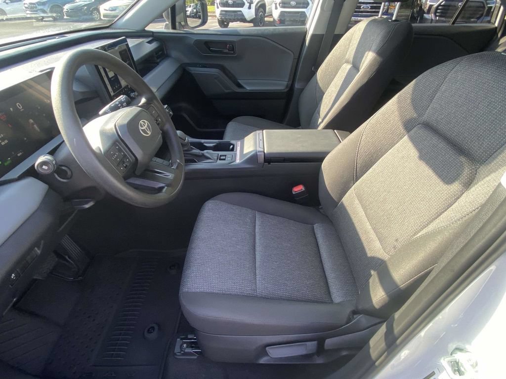 Used 2026 Toyota RAV4 LE AWD/4WD image 17