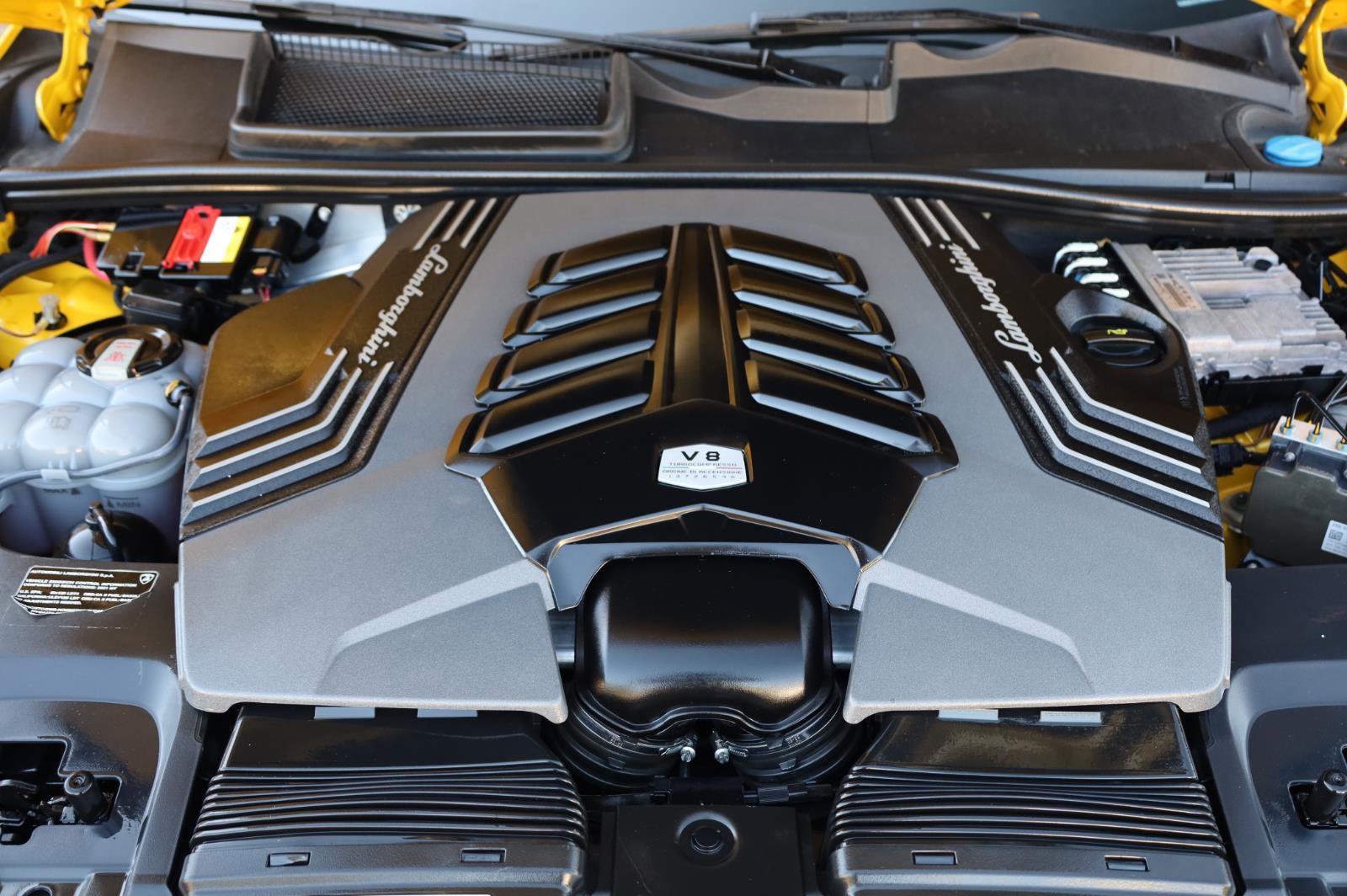 Used 2021 Lamborghini Urus AWD/4WD image 14