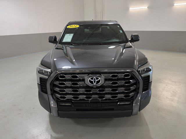 Used 2024 Toyota Tundra Platinum AWD/4WD image 3